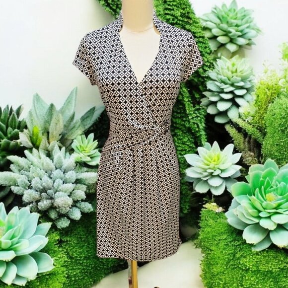 Robert Louis Black & White Wrap Dress – Geometric Print, Stretch – Size M - Picture 3 of 13